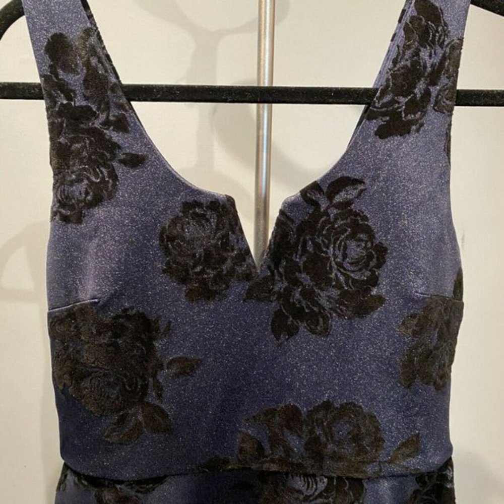 ⚠️FINAL PRICE UNLESS BUNDLED⚠️ NWT Francesca's Sparkle Fit and Flare Dress - Picture 4 of 8
